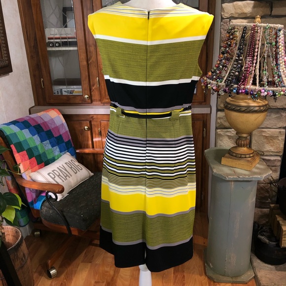 ILE NEW YORK SIZE 12 BLACK & YELLOW SLEEVELESS CAREER DRESS. EUC BELT INCLUDED - Picture 5 of 5